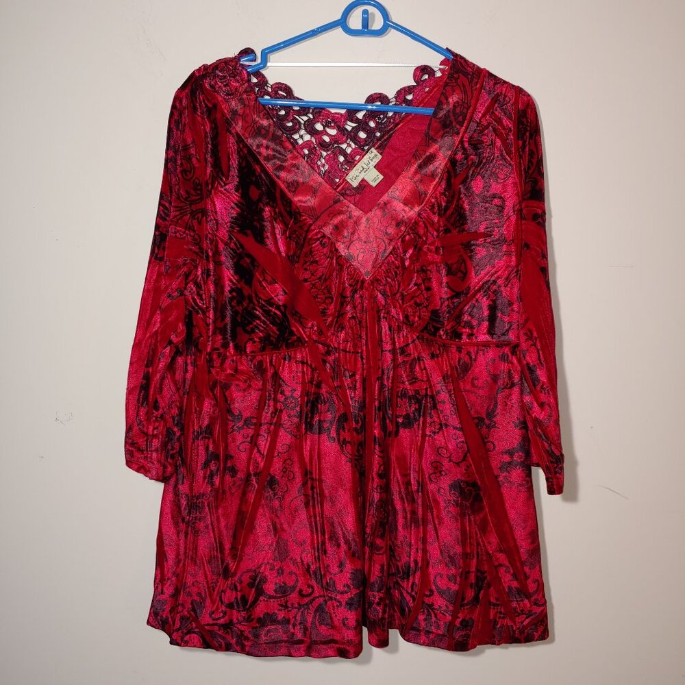 Live and Let Live Red Crushed Velvet Lace Detail Back V-Neck Blouse Sz 1X